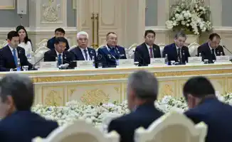 Казахстан и Узбекистан создают Совет глав регионов и совместную торговую компанию: Токаев и Мирзиёев определили новые направления сотрудничества