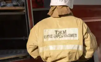 Алматы в огненном вихре: пламя поглотило магазин и СТО