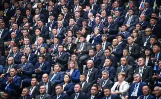 Казахстан: На перекрестке идей и технологий — как костюмы и гаджеты отражают пульс нации, а переговоры с соседями формируют будущее