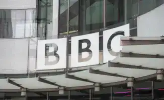 Тим Дэйви: BBC теряет главу из-за редактирования Трампа