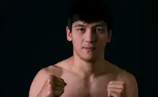 Казахстанский боец Азат Максум заработал гонорар на турнире UFC 321 перед увольнением из организации