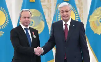 Токаев наградил Дворковича орденом и принял президента FIDE