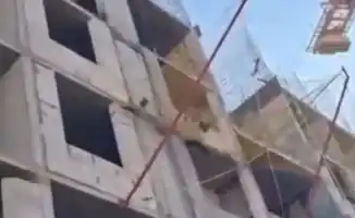 Трое строителей в Астане получили травмы после падения с высоты пятиэтажного здания