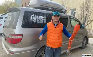 Жители Атырау объединяются для очистки дна реки Урал: как два друга превратили увлечение в важную экологическую инициативу