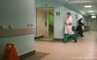 В Астане жителям и гостям столицы настоятельно рекомендуют носить маски, особенно в местах скопления людей, согласно информации от Национального центра общественного здоровья.
