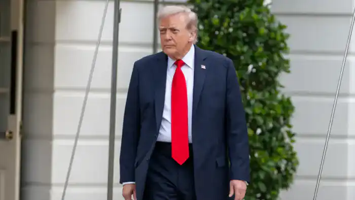 Трамп требует расследовать связи Эпштейна с демократами Атырау