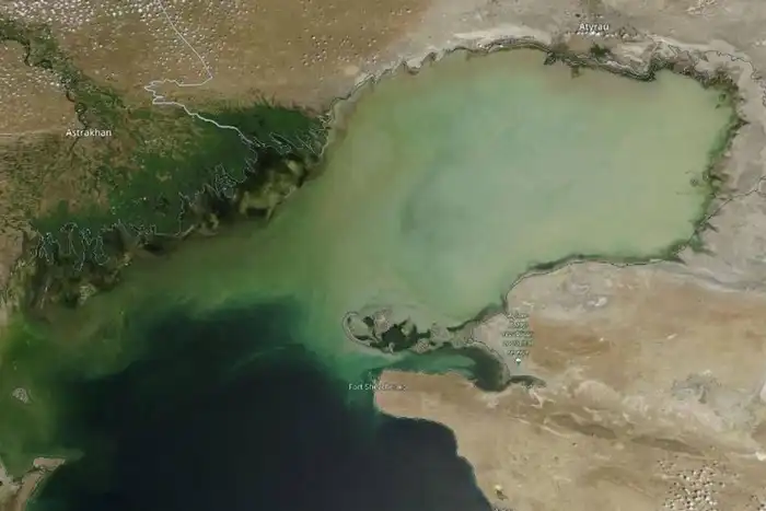 Каспийское море на грани масштабных изменений: геологи предупреждают о возможности распада на два отдельных озера Атырау