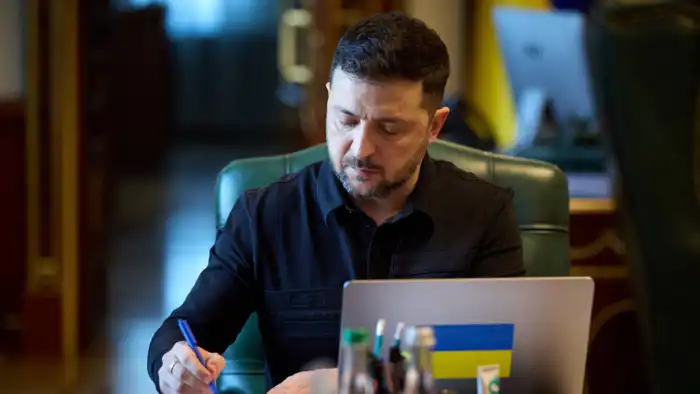 Зеленский анонсировал работу над мирным планом Трампа для Украины Атырау