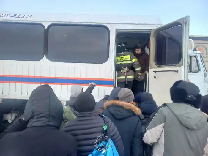 Снежные заносы в Казахстане: спасение 242 человек и помощь в 19 аварийных ситуациях за три дня Атырау