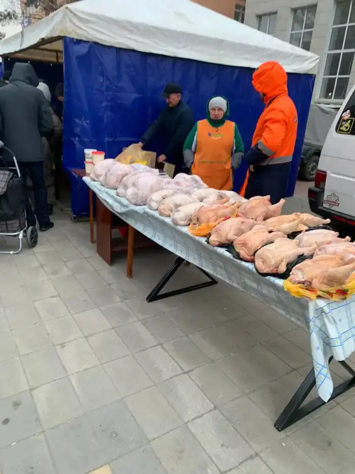 Сельскохозяйственная ярмарка в Костанае 332 тонны продукции от 90 производителей доступные цены на мясо муку яйца и овощи Атырау