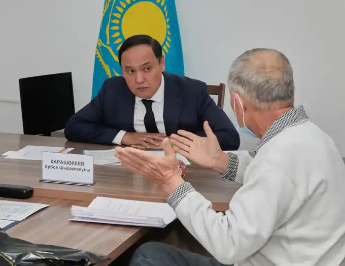 Аким Жамбылской области Ербол Карашукеев провёл приём граждан в Таразе Атырау