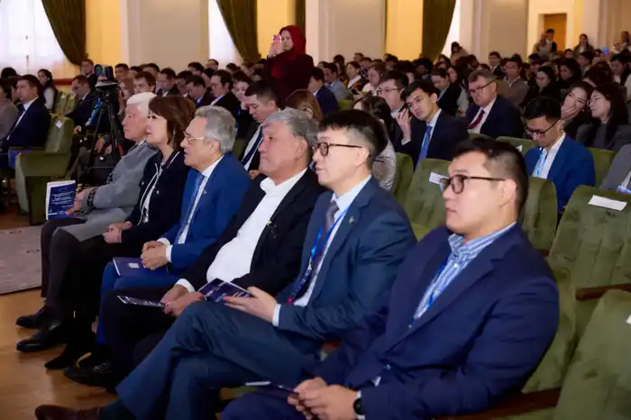 Век технологий требует не только инженеров, но и гуманитарных мыслителей — Жулдыз Сулейменова на конгрессе молодых учёных Атырау