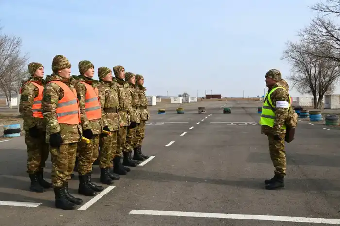 В воинских частях началась подготовка военнослужащих по специальностям, обучение проводит более пяти тысяч инструкторов. Атырау