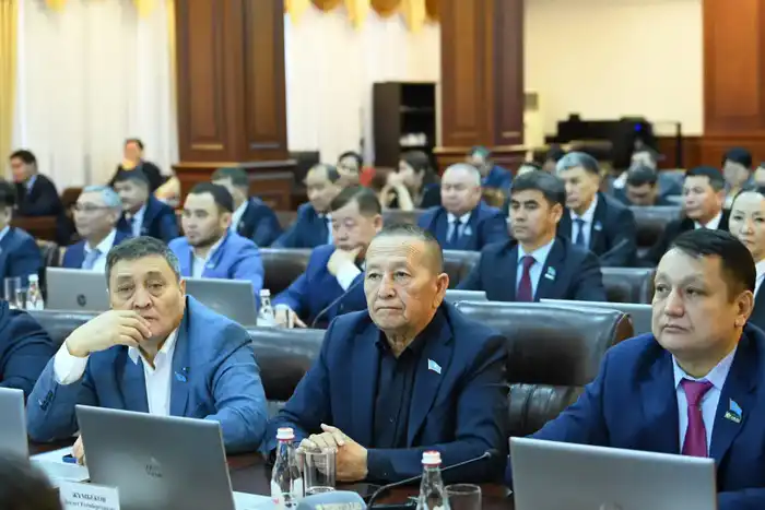 Обсуждение бюджета на сессии маслихата Атырау