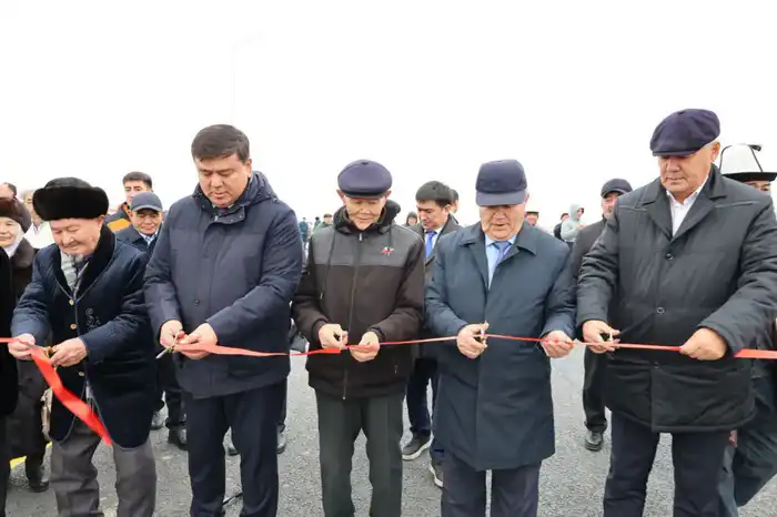 В Туркестанской области завершен капитальный ремонт разворотной площадки на автодороге М-32, что повысит безопасность дорожного движения и улучшит доступ к комплексу "Сауран". Атырау