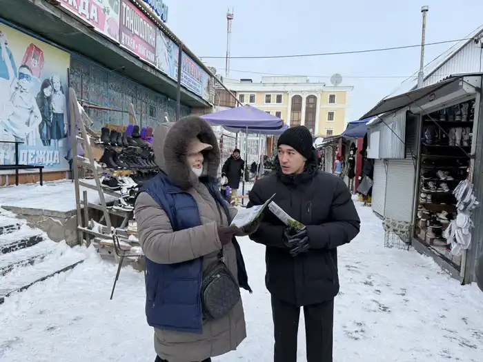 Уральск: волонтёры информируют о санитарных нормах в рамках международной экологической акции «Таза Қазақстан» Атырау
