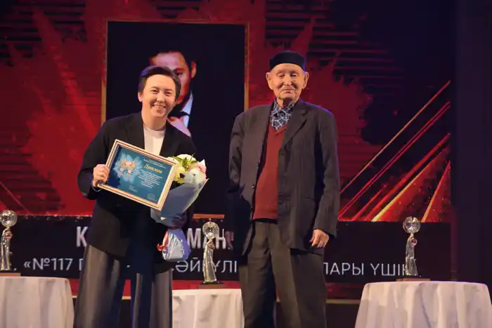 В Алматы состоялась юбилейная церемония вручения театральной премии «Еңлікгүл – 2025» (5)