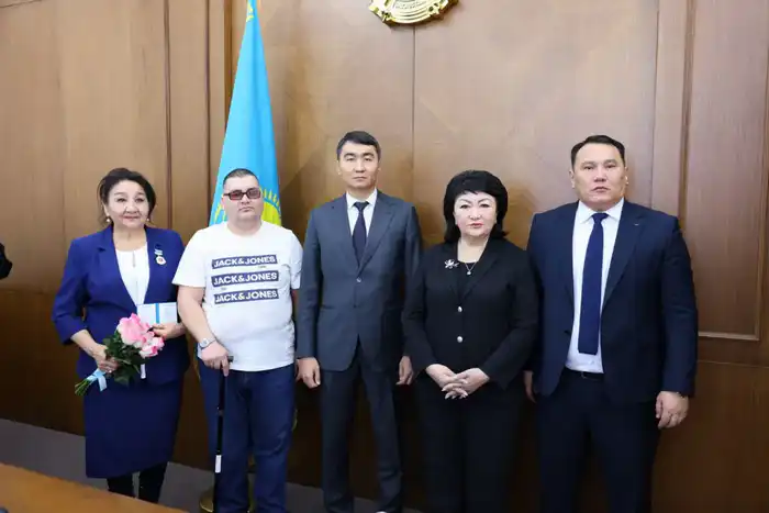 Награждение лучших специалистов здравоохранения в регионе Ұлытау: вклад в международное развитие медицины Атырау