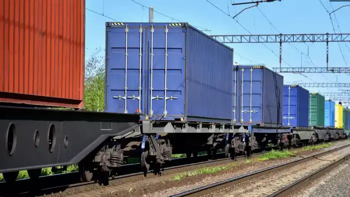 Более 380 млн тонн грузов перевезено ж/д транспортом за 10 месяцев 2025 г. — Минтраспорта Атырау