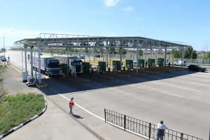 Минтранс открывает двери для спокойствия: новые правила оплаты на платных дорогах Атырау