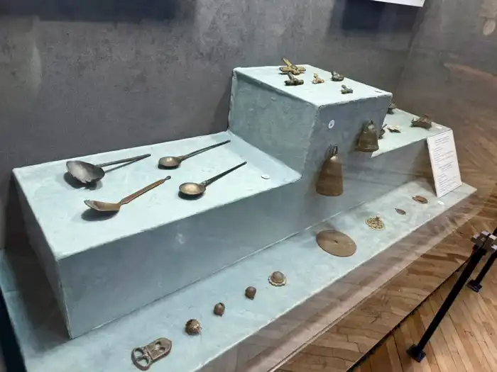 Выставка «Степная орнаментация в металле» открылась в Национальном музее Атырау