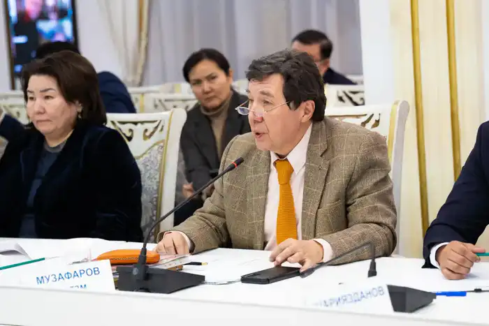 В Астане прошёл первый Национальный круглый стол по гранту ЮНЕСКО, участники обсудили возрождение казахской культуры и предложили включить 40 новых традиций в национальный перечень. Атырау