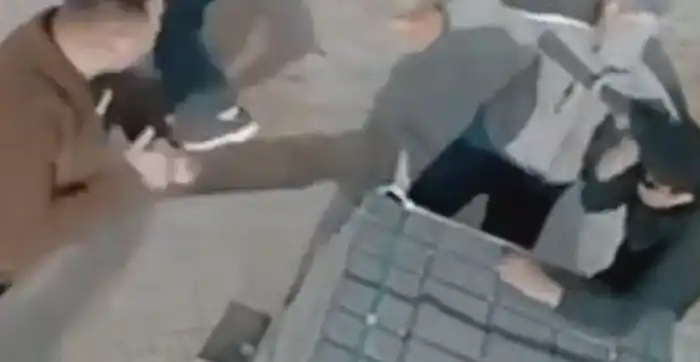 Депутат Amanat Бекет Кулбаев попал в скандал: видео с его участием, где он ударяет рабочего, вызвало общественный резонанс в Атырауской области Атырау