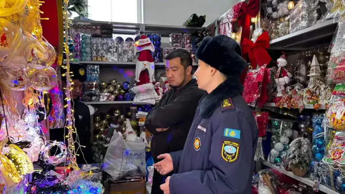 Свет и тень новогодних фейерверков: спасатели напоминают о правилах пиротехнической безопасности Атырау