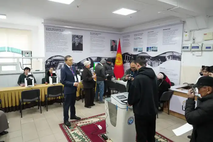 Казахстанская делегация наблюдала за парламентскими выборами в Кыргызской Республике с высокой активностью избирателей Атырау