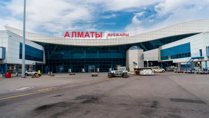 Главный въезд в аэропорт Алматы закрыт на неделю: ремонтные работы начались сегодня Атырау