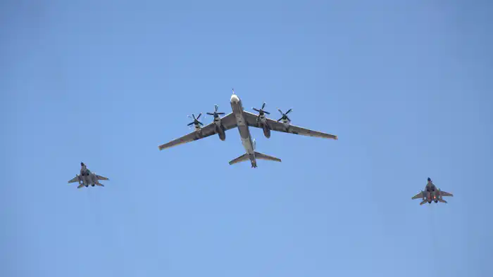 НАТО поднимает боевые самолеты в ответ на полет российских Ту-95МС над нейтральными водами Баренцева моря Атырау