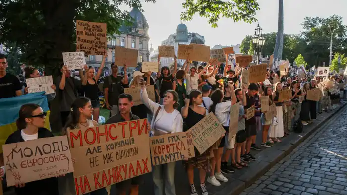 Скандал в Украине: как внутренние конфликты влияют на переговоры и расставляют акценты в политической иерархии Атырау