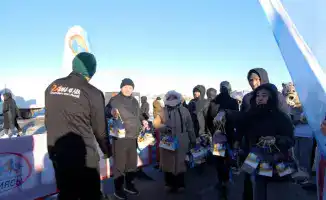 Ледяные километры: более 700 астанчан пробежали новогодний забег в мороз