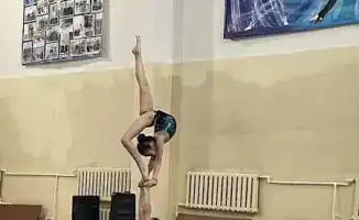 В Караганде более 80 спортсменов участвуют в чемпионате РК по спортивной акробатике