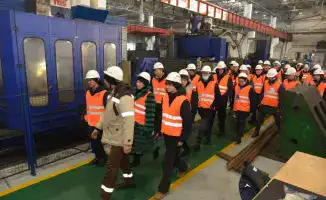 Научно-технологическая сессия в Караганде решения для промышленности студенты команды QarTech