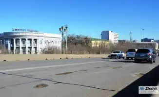 Социальные ожидания: жители Атырау продолжают ждать ремонта центрального моста