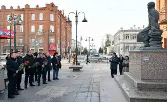 Делегация области Абай почтила память Шокана Уалиханова и Кемеля Токаева в Омске