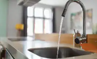 Возобновление подачи питьевой воды в селе Акши: важный шаг к улучшению качества жизни жителей