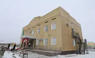 В селе Кендерли открыли новое здание акимата и передали служебные автомобили