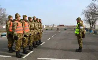 В воинских частях началась подготовка военнослужащих по специальностям, обучение проводит более пяти тысяч инструкторов.