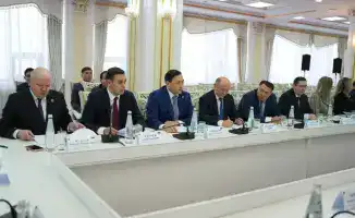Участие Ерлана Сарсембаева в круглом столе: шаг к укреплению антикоррупционных механизмов и защите прав человека