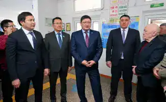 Аким Берик Уали обсудил с жителями Тарбагатая проблемы водоснабжения и назначения главного врача