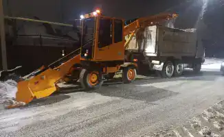 В Астане активизирована снегоуборка: более 1 200 единиц спецтехники работают ночью