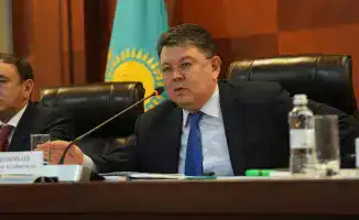 Канат Бозумбаев обсуждает риски вегетационного периода и водосберегающие технологии с фермерами в Кызылординской области