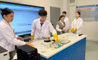 Кыргызская Республика открывает дверь в будущее образования, изучая казахстанский опыт «Келешек мектептері»