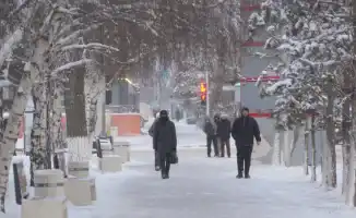 Синоптики прогнозируют сильные морозы и снегопады в Алматы и Астане: температура в столице опустится до -26°C.