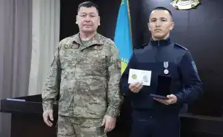 Героизм полицейских в Сатпаеве: спасение детей при пожаре как пример мужества и профессионализма