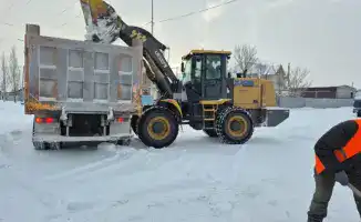 Более трех тысяч дорожных рабочих вышли на снегоуборочные работы в Астане