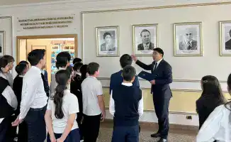 Визит школьников в МИД РК: формирование гражданской ответственности через изучение дипломатии Казахстана