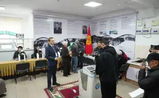 Казахстанская делегация наблюдала за парламентскими выборами в Кыргызской Республике с высокой активностью избирателей